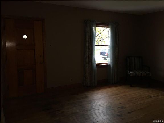 5th image of 29 Brown St