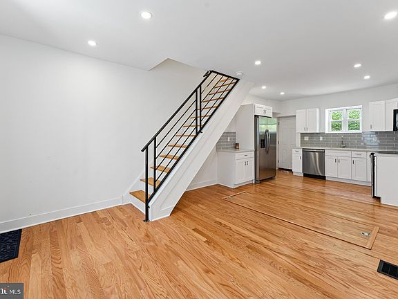 5th image of 1030 S Dorrance St