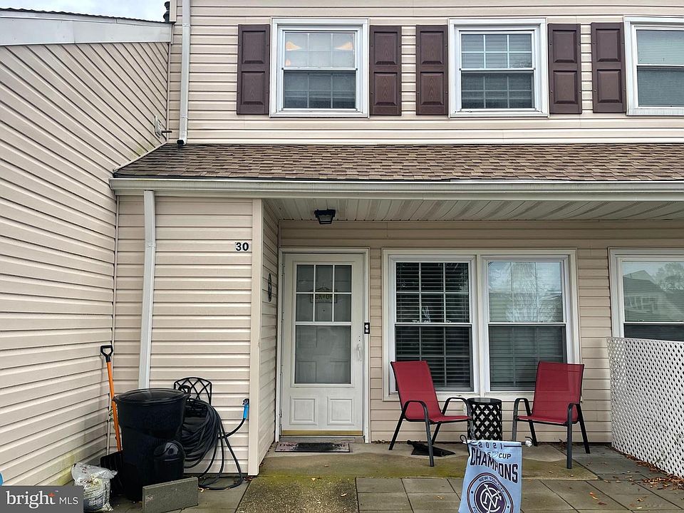 1st image of 30 Gibraltar Ct