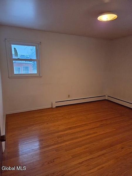 5th image of 37 Briar Avenue