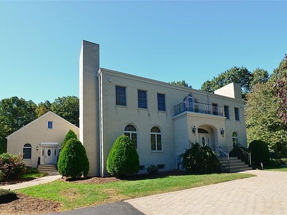 2nd image of 135 Beechwood Dr