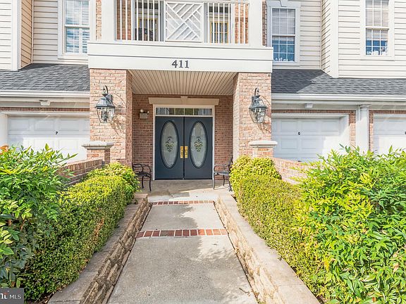 2nd image of 411 Hamlet Club Dr Unit 302