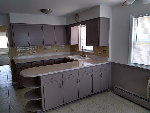 3rd image of 8347 W Summerdale Ave #1