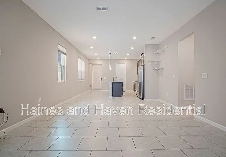 1229 Forest Gate Cir — Photo 8
