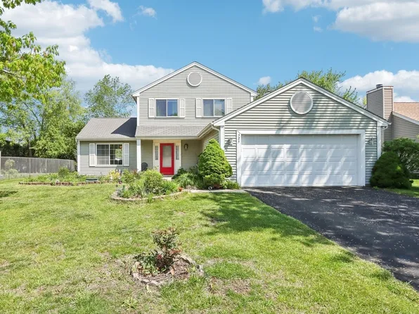 525 Burke Dr, Carol Stream, IL 60188