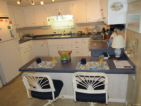 kitchen eating space