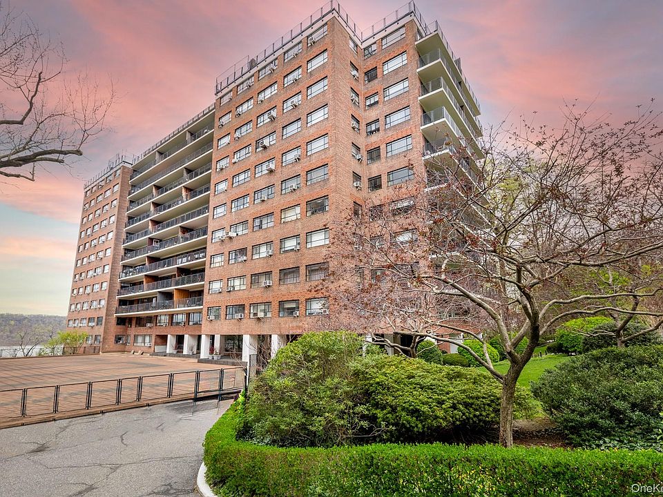 1st image of 2727 Palisade Avenue #7B