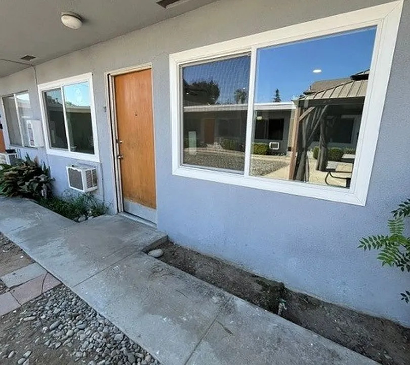 546 N Floral St