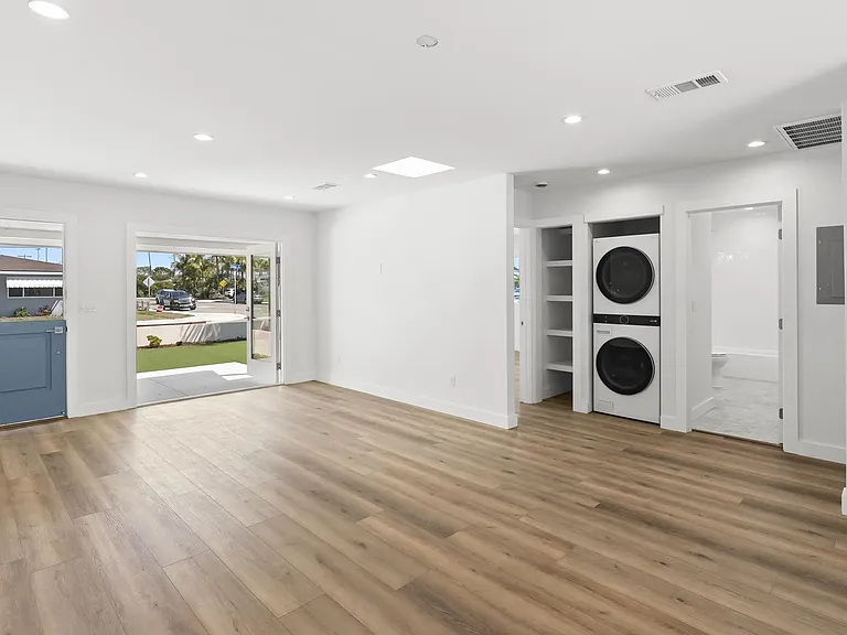 291 Ebony Ave — Photo 13