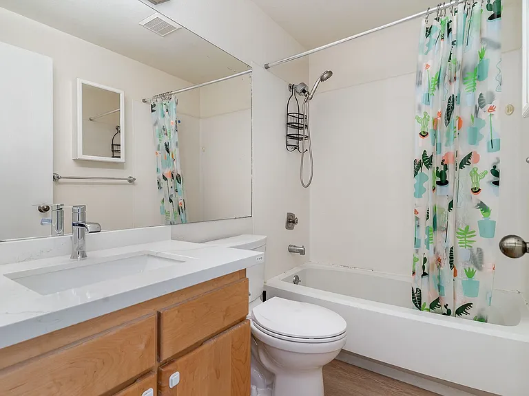 10017 NE 138th Pl #B4 — Photo 9