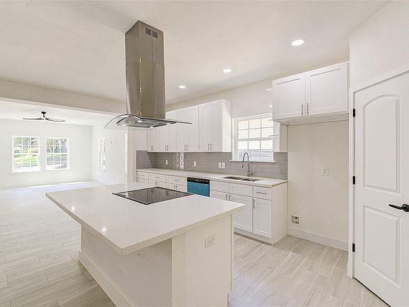 5th image of 1037 Broadmoor Drive
