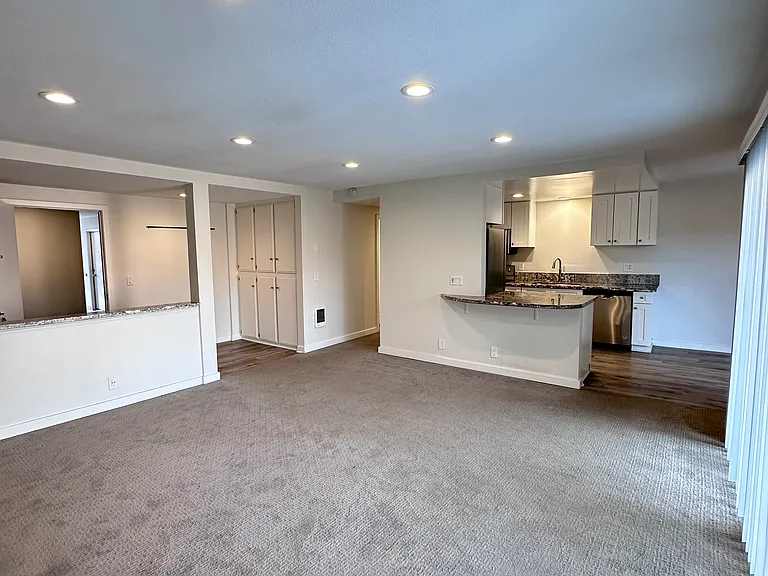 Park Place Apartments — Photo 24