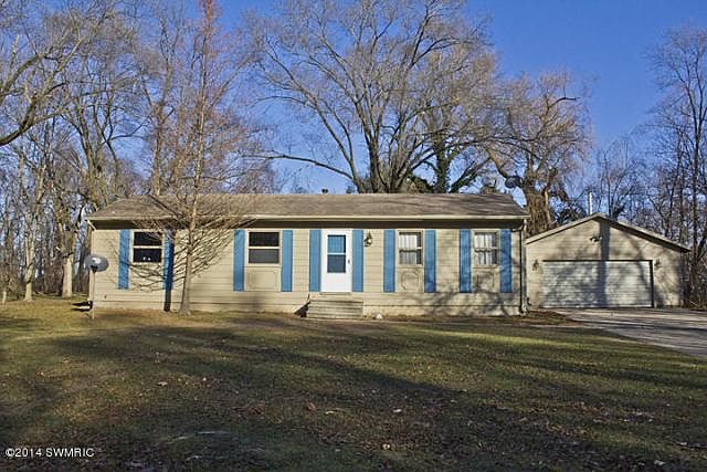 1st image of 66110 Kilburn Ave