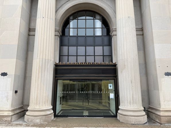 30 N Saginaw St APT 506