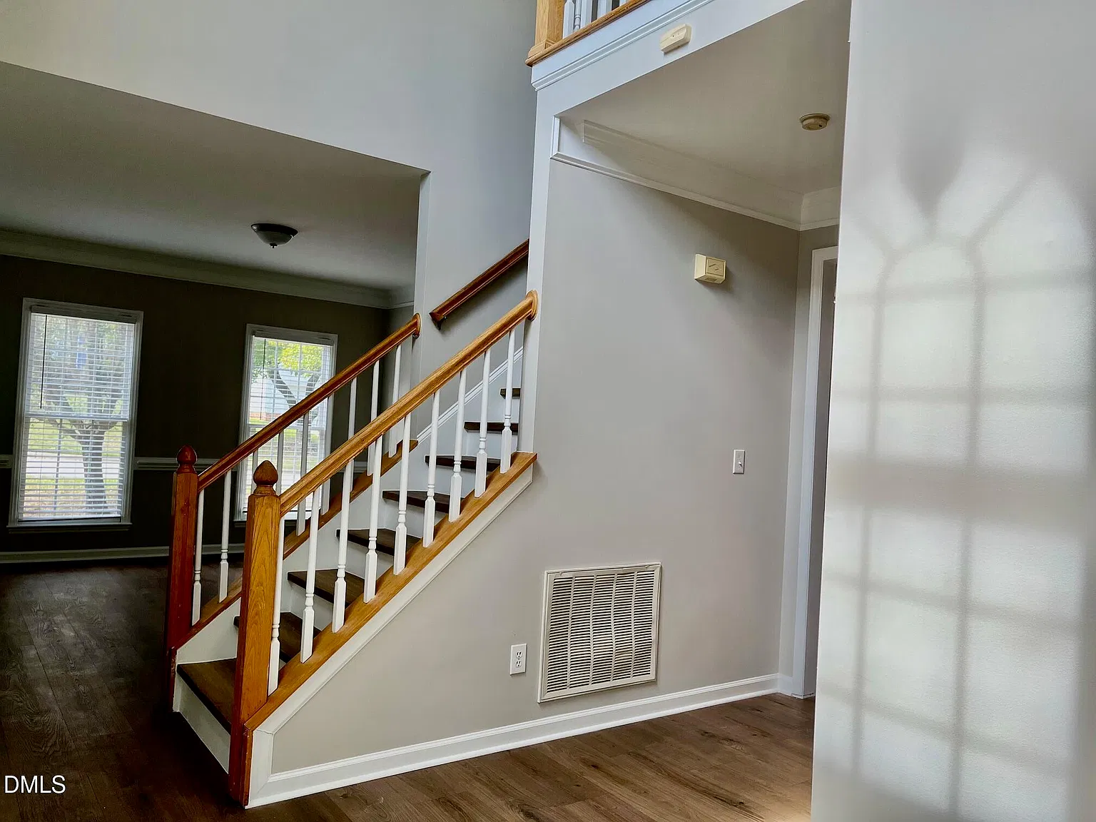 4 bed, 2.5 bath, 2413 sqft, $2,500 — Photo 3