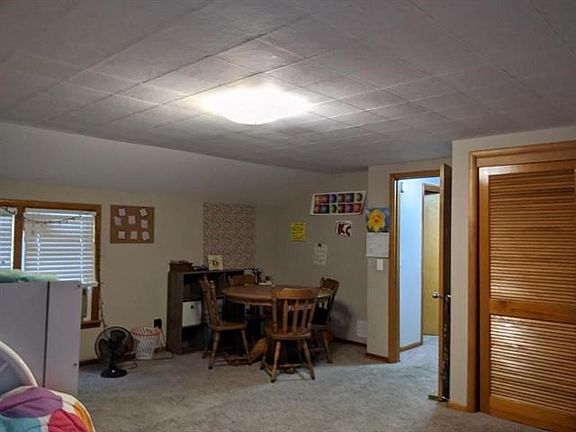 4th image of 300 E Golden Ln