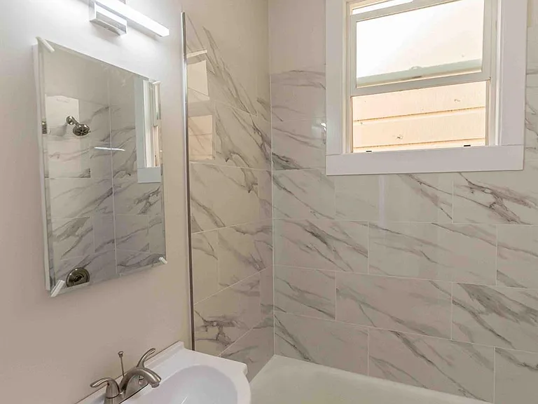 910 Bay St #12 — Photo 6