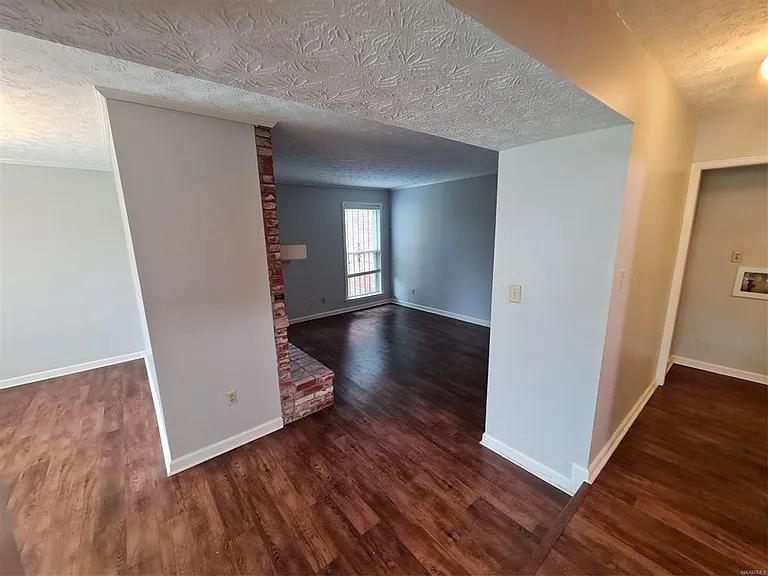 1601 Cobblestone Ct — Photo 5