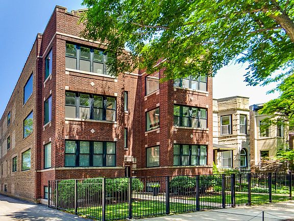 2nd image of 1740 W Catalpa Ave #3E