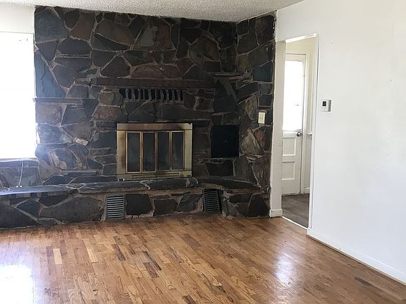 3rd image of 1438 Avenue E