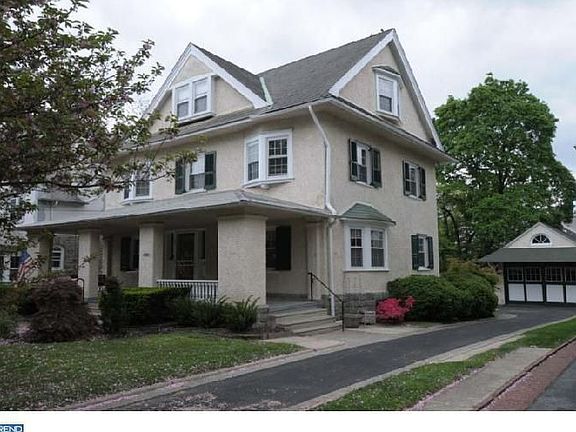 2nd image of 6425 Woodbine Ave