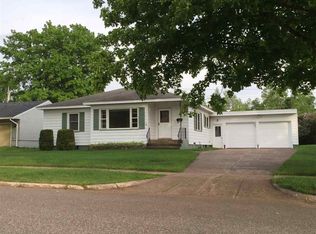 762 Juniper St, Ishpeming, MI 49849