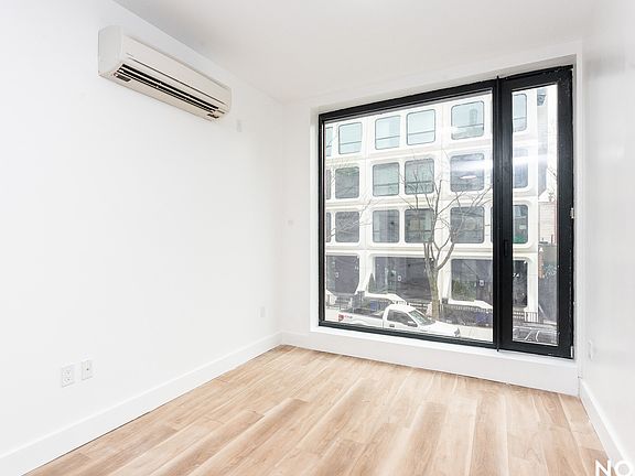 3rd image of 303 Wythe Ave #204