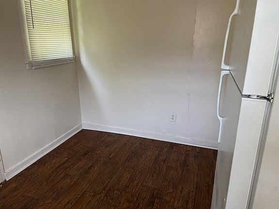 3rd image of 2416 Knox Dr
