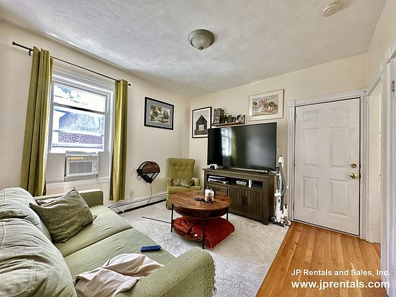4th image of 15 Germania St #3