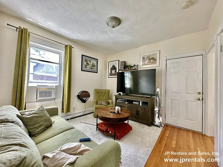 15 Germania St #3 — Photo 4