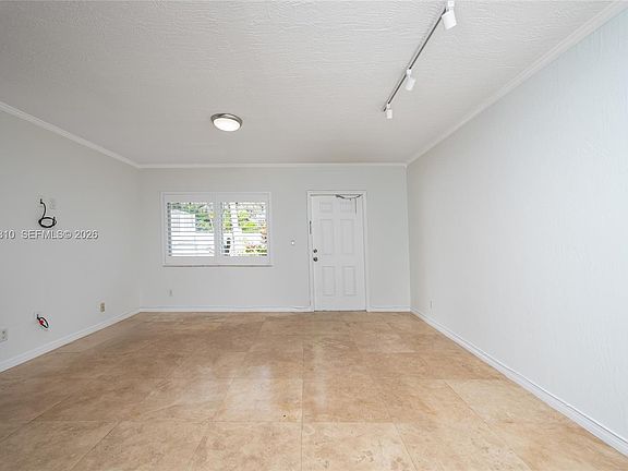 3rd image of 1872 NE 46th St APT D5