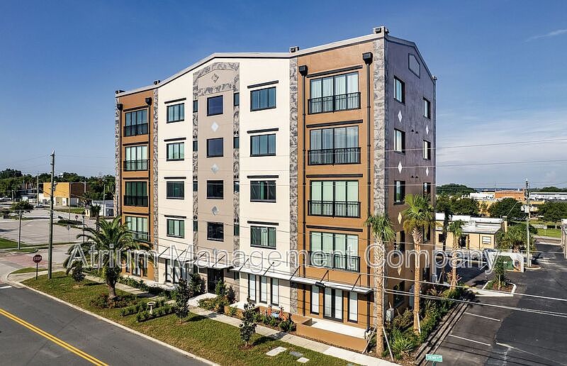 100 N Dewey St #401, Eustis, FL 32726 | Zillow