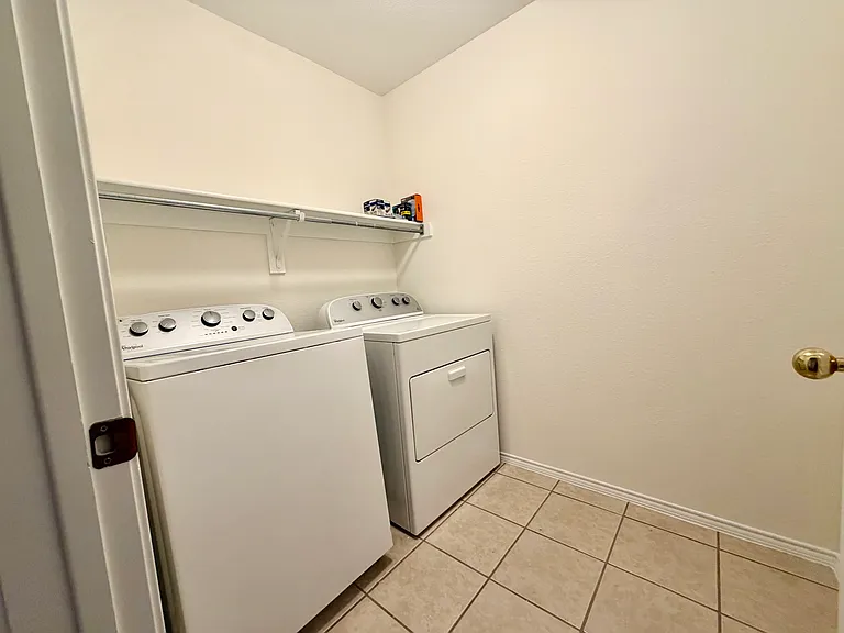 516 Hawken Dr — Photo 28
