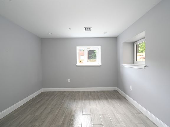 4th image of 245 Elm St #1