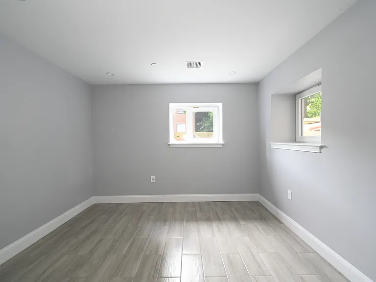 245 Elm St #1 — Photo 4