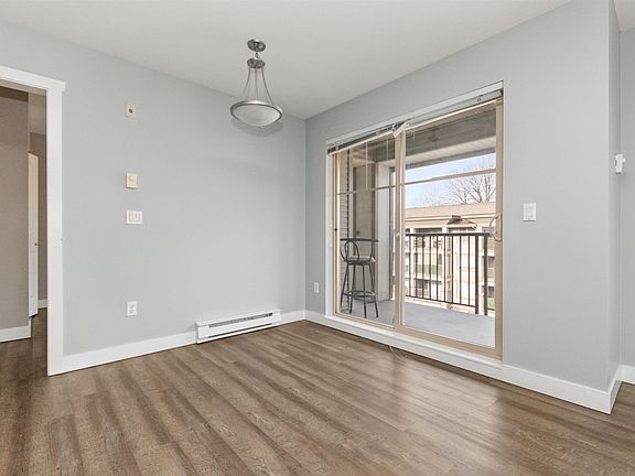 5th image of 45561 Yale Rd #402