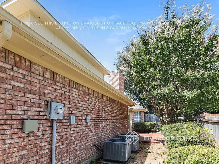 2121 London Dr — Photo 17