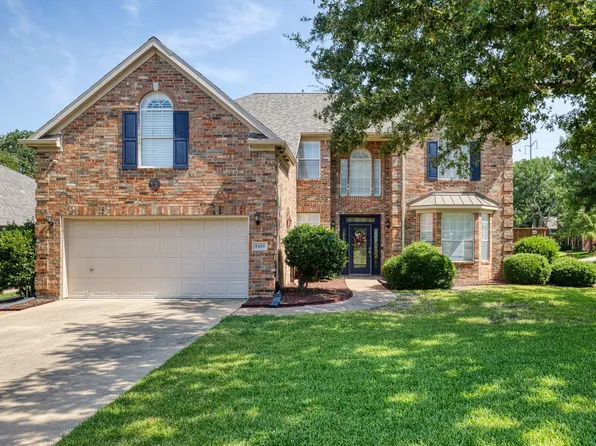2400 Crockett Ct, Grapevine, TX 76051