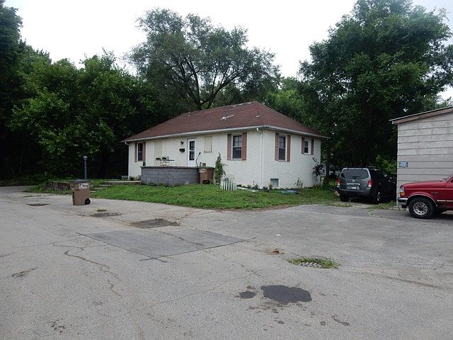 2nd image of 2009 Irwin Dr
