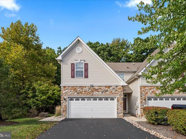 235 Concord Pl, Pennington, NJ 08534