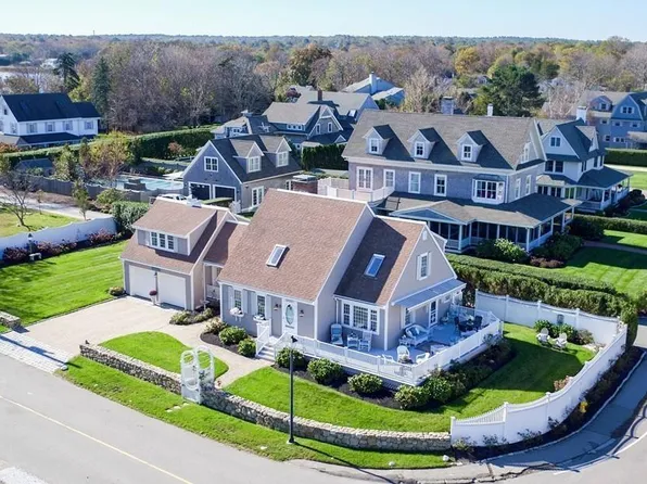 2 Surfside Rd, Scituate, MA 02066