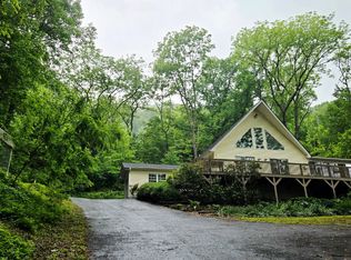 1011 Mountain Lake Dr, Waynesville, NC 28785