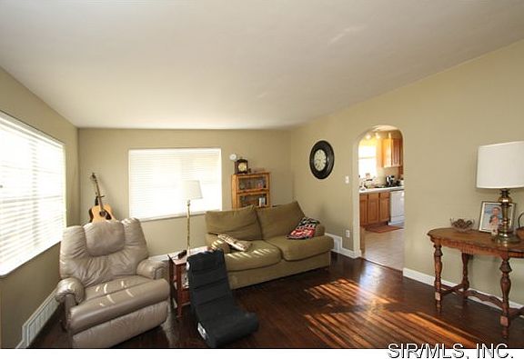 4th image of 1217 Madison Ave
