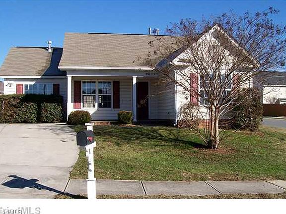 2nd image of 2035 Wexford Dr