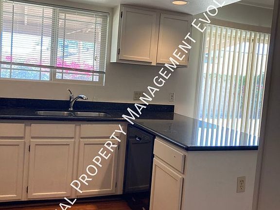 4th image of 6341 E Carolina Dr
