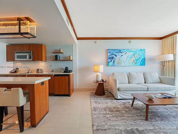 5th image of 6801 Collins Ave #811