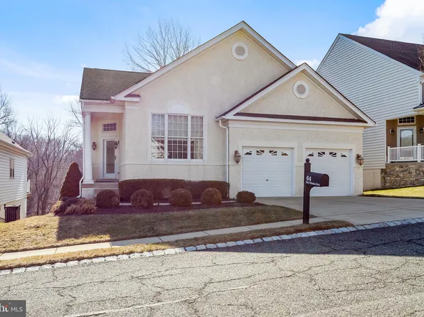 64 S Valentine Dr, Garnet Valley, PA 19060