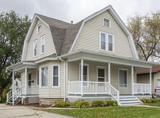 314 S Hubbard St, Horicon, WI 53032
