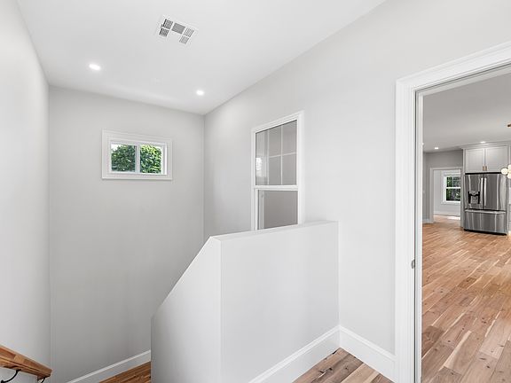4th image of 30 Pitman Rd #2