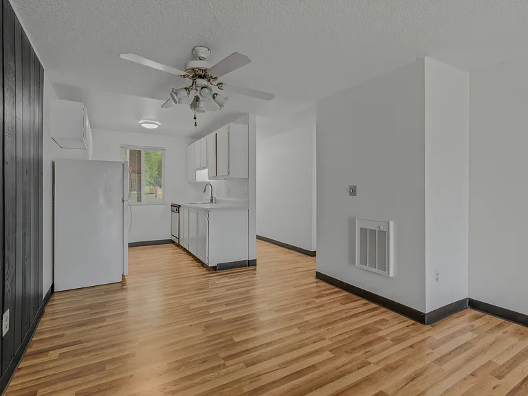 14095 SW Walker Rd #95 — Photo 5